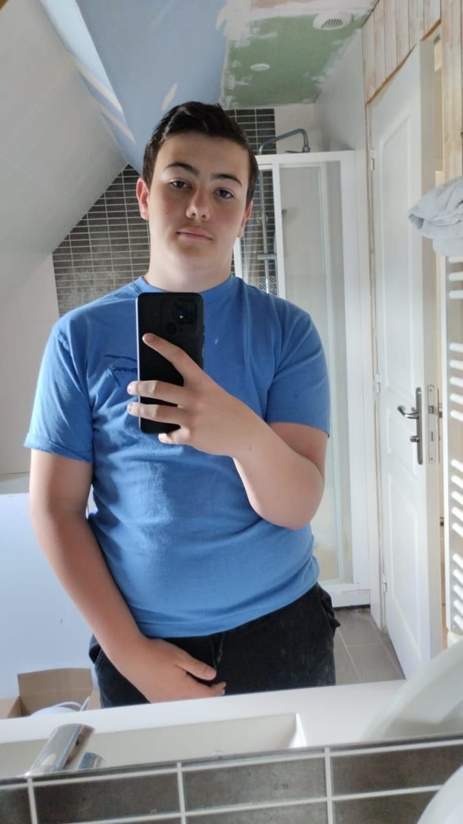 Zoran - Rencontre gay à Arbaz Profil de Zoran, 23 ans, Rencontre gay à Arbaz (Valais)