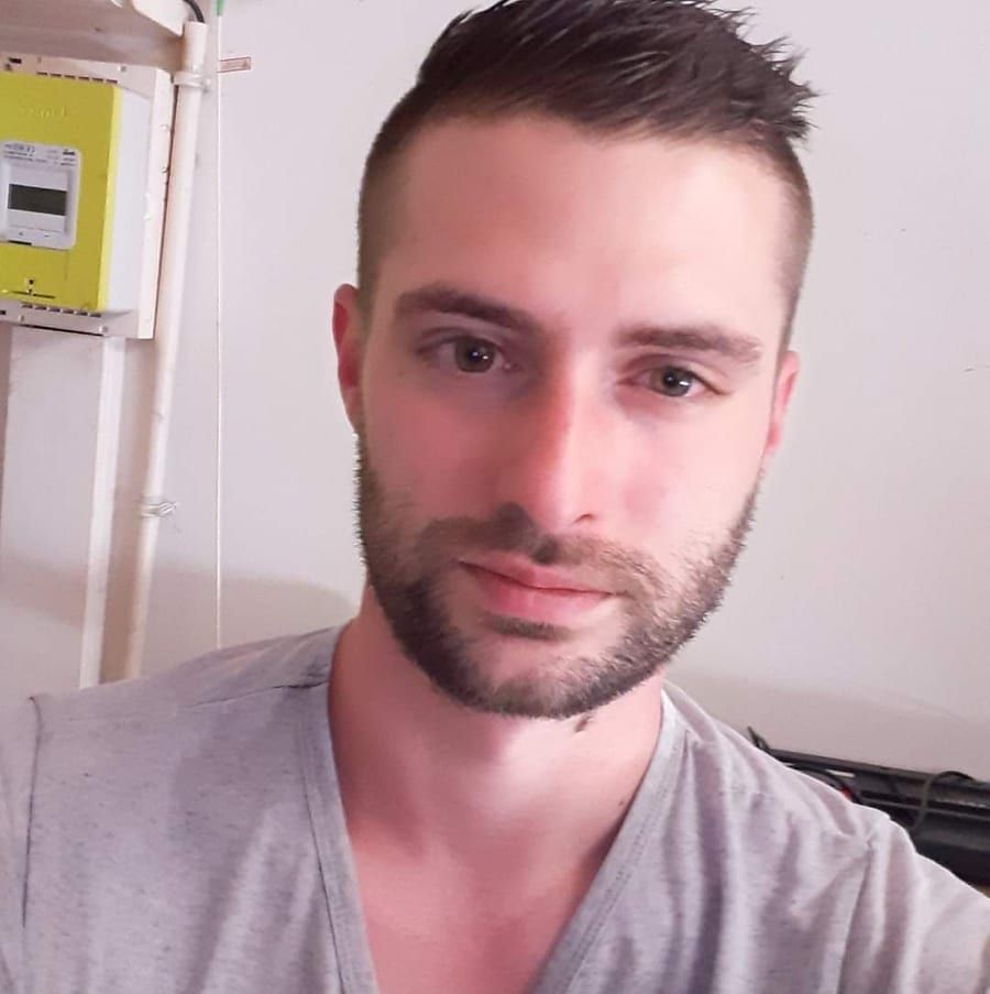 Sasa - Rencontre gay à Lätti Profil de Sasa, 26 ans, Rencontre gay à Lätti (Berne)