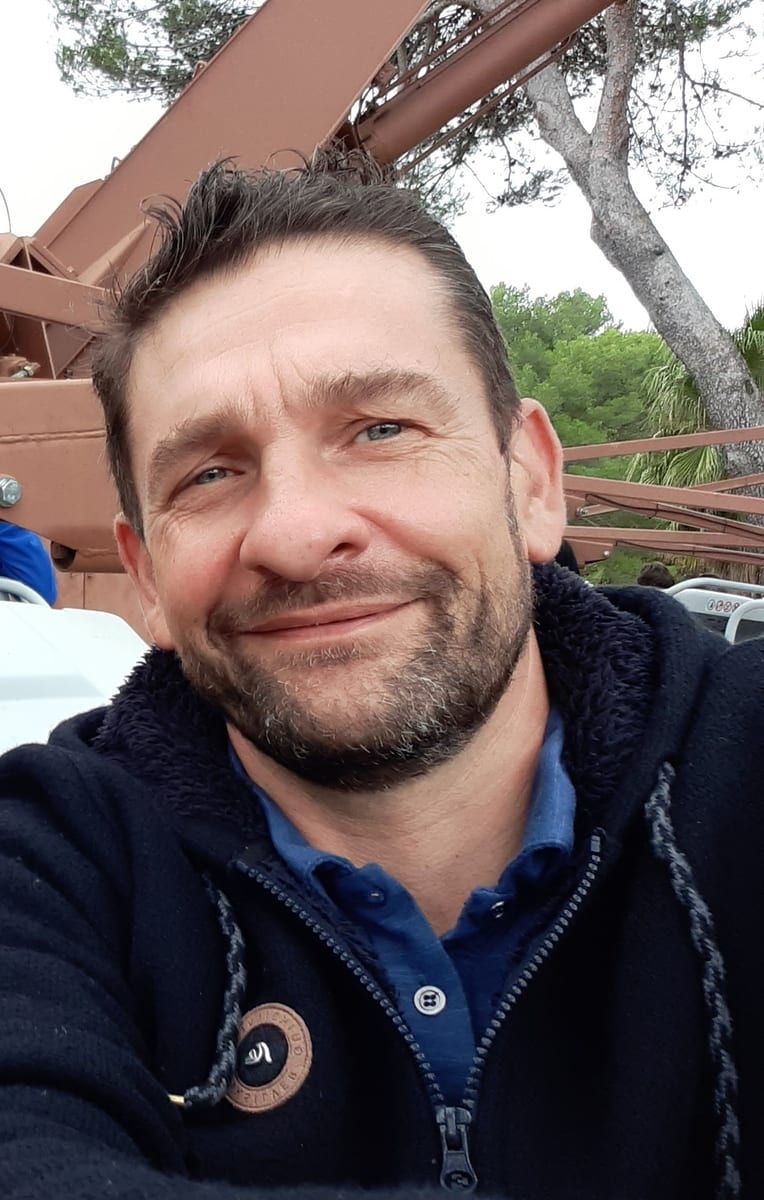 Fahde - Rencontre gay à Remigen Profil de Fahde, 35 ans, Rencontre gay à Remigen (Argovie)