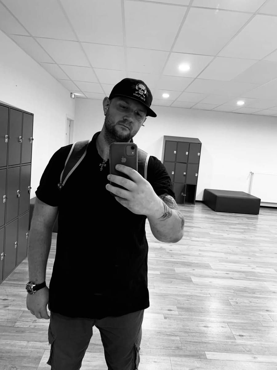 Profil de Néo, 30 ans, Rencontre gay à Brünig (Berne)