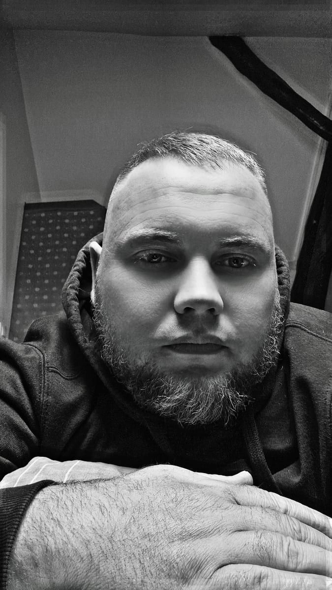 Profil de Nesim, 40 ans, Rencontre gay à Hinterkappelen (Berne)