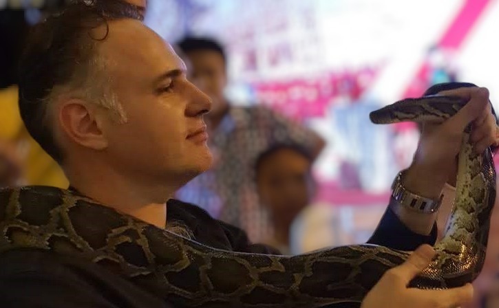 Kamardine - Rencontre gay à Fehren Profil de Kamardine, 35 ans, Rencontre gay à Fehren (Soleure)