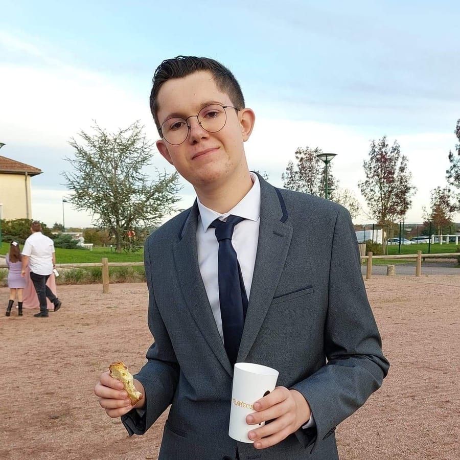 Carim - Rencontre gay à Scheuren Profil de Carim, 23 ans, Rencontre gay à Scheuren (Berne)