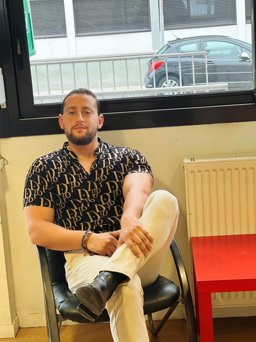 Aykan - Rencontre gay à Hottwil Profil de Aykan, 37 ans, Rencontre gay à Hottwil (Argovie)