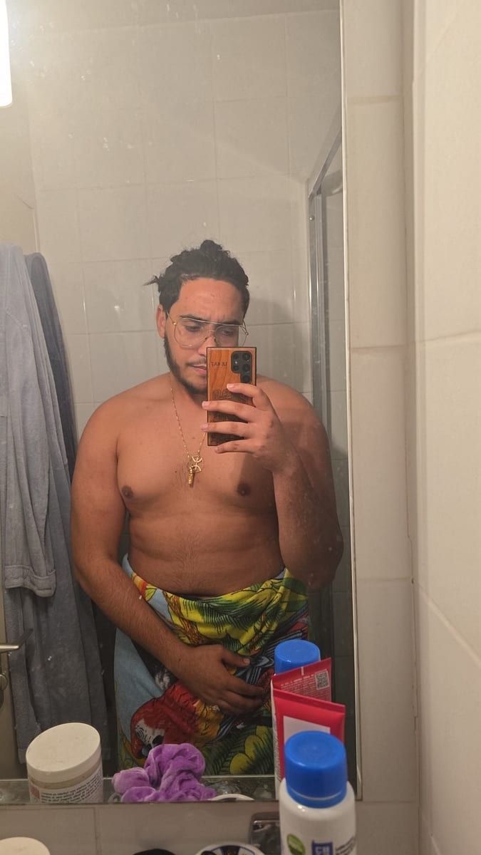 Profil de Manek, 24 ans, Rencontre gay à Miex (Valais)
