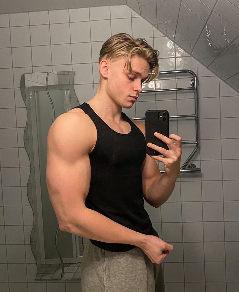 Kemo - Rencontre gay à Bösingen Profil de Kemo, 22 ans, Rencontre gay à Bösingen (Fribourg)