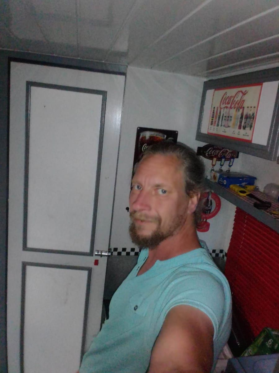 Cassian - Rencontre gay à Randogne Profil de Cassian, 28 ans, Rencontre gay à Randogne (Valais)