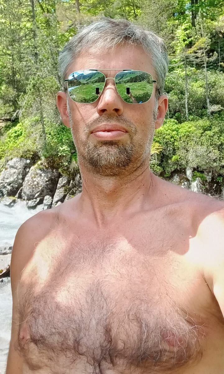 Jibryl - Rencontre gay à Le Lignon Profil de Jibryl, 36 ans, Rencontre gay à Le Lignon (Genève)