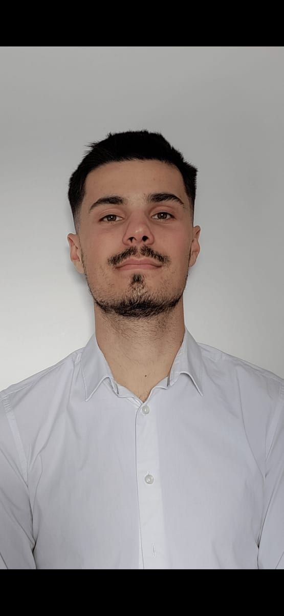 Panayotis - Rencontre gay à Erde Profil de Panayotis, 44 ans, Rencontre gay à Erde (Valais)