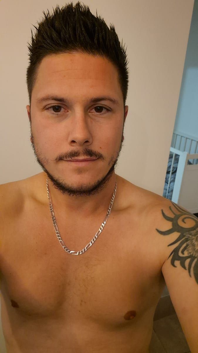 Koray - Rencontre gay à Gempenach Profil de Koray, 45 ans, Rencontre gay à Gempenach (Fribourg)