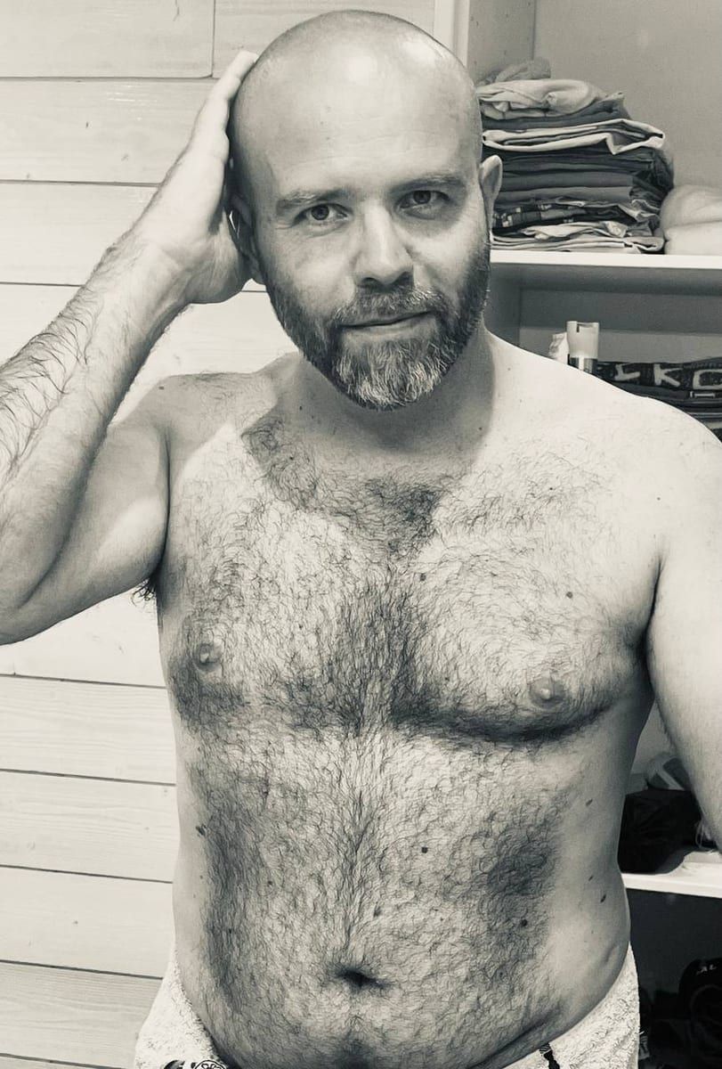 Haris - Rencontre gay à Anzère Profil de Haris, 33 ans, Rencontre gay à Anzère (Valais)